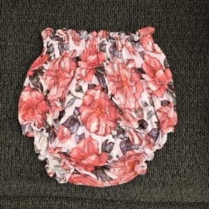 Posh peanut bloomers